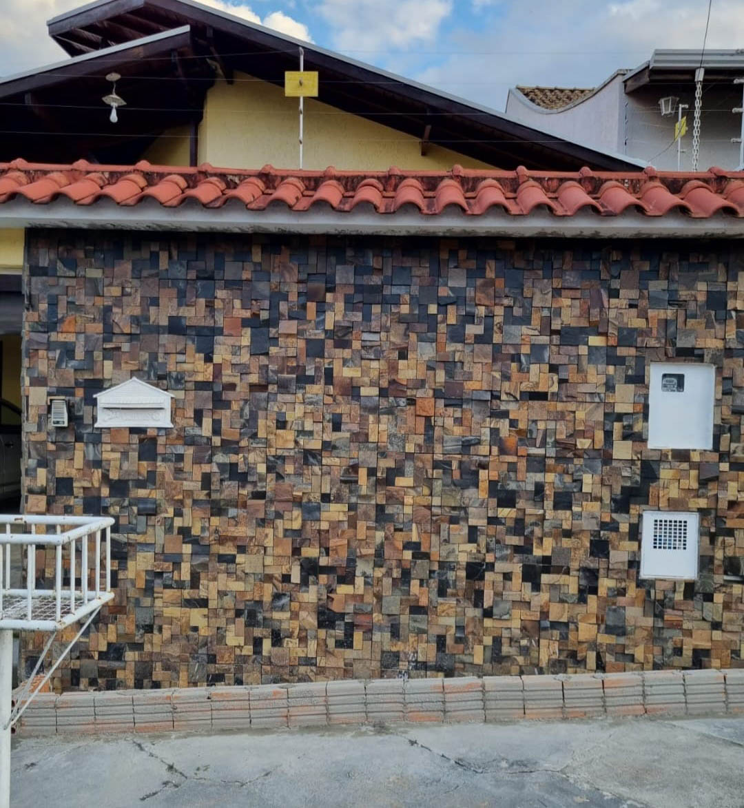 PEDRA MADEIRA VERMELHA 11,5X11,5 ALMOFADADA - Casa das Pedras Decorativas